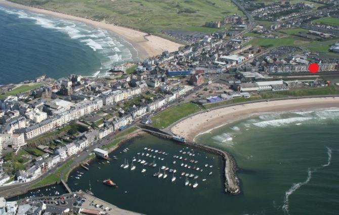 4 Golf Terrace - Portrush By The Sea Apartment Екстериор снимка